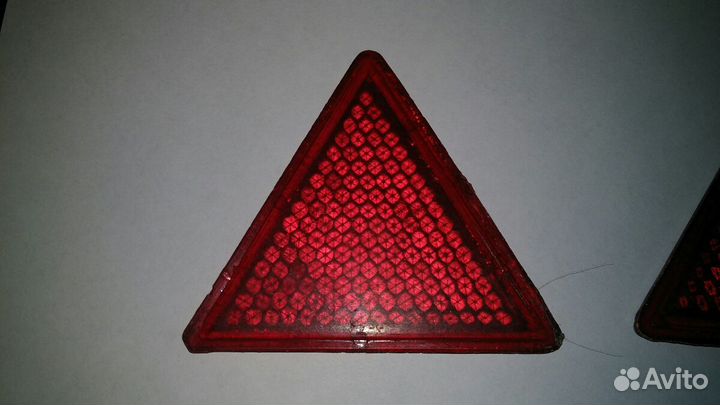 Стекла на повороты а/м москвич/запорожец