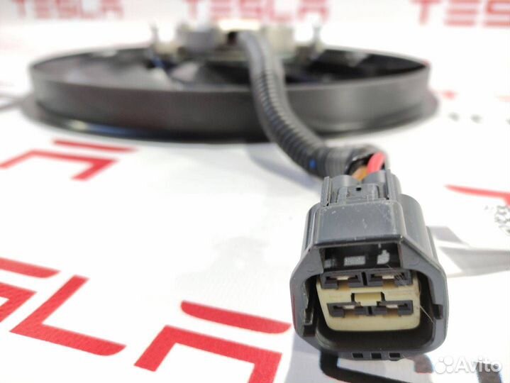 Вентилятор радиатора кондиционера Tesla Model 3