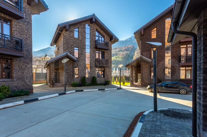 Дом 205 м² на участке 2 сот.