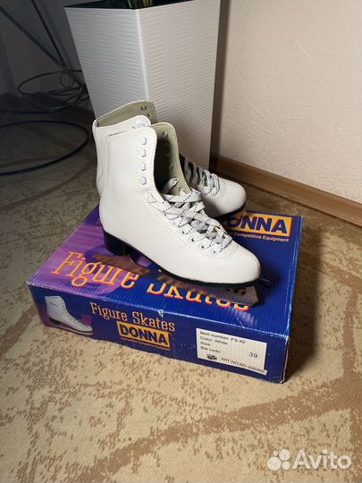 Коньки фигурные Donna