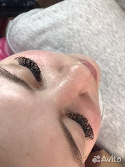 Наращивание ресниц в студии