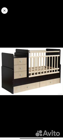 Детская кроватка с маятником и ящиком