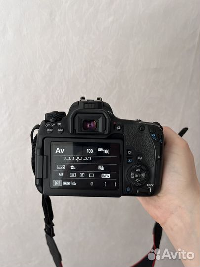 Canon eos 77d body