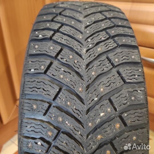 Michelin X-Ice North 4 215/55 R17 98T
