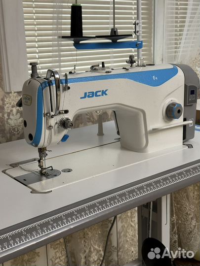 Швейная машина jack f4
