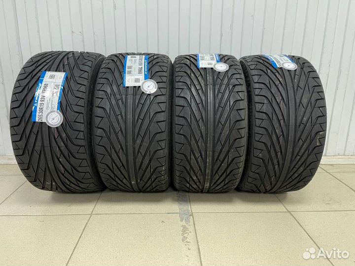Triangle TR968 205/40 R17 84V