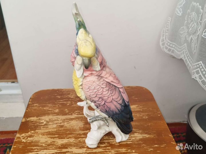 Статуэтка фарфор