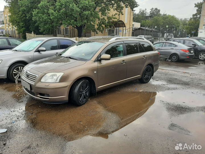 Toyota Avensis 2.0 AT, 2005, 266 000 км
