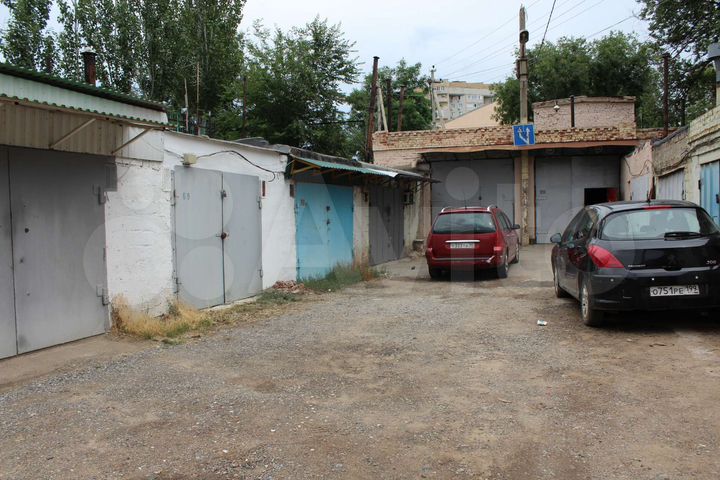 Гараж, > 30 м²