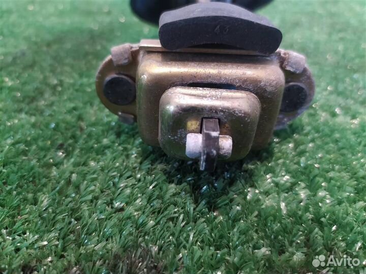 Ограничитель двери задней правой Peugeot 407 (6E)