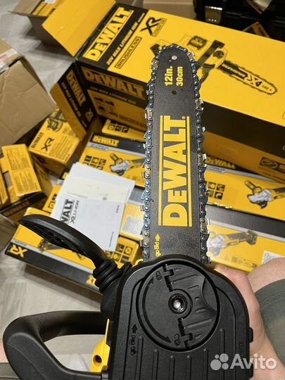 Цепная пила Dewalt DCM565