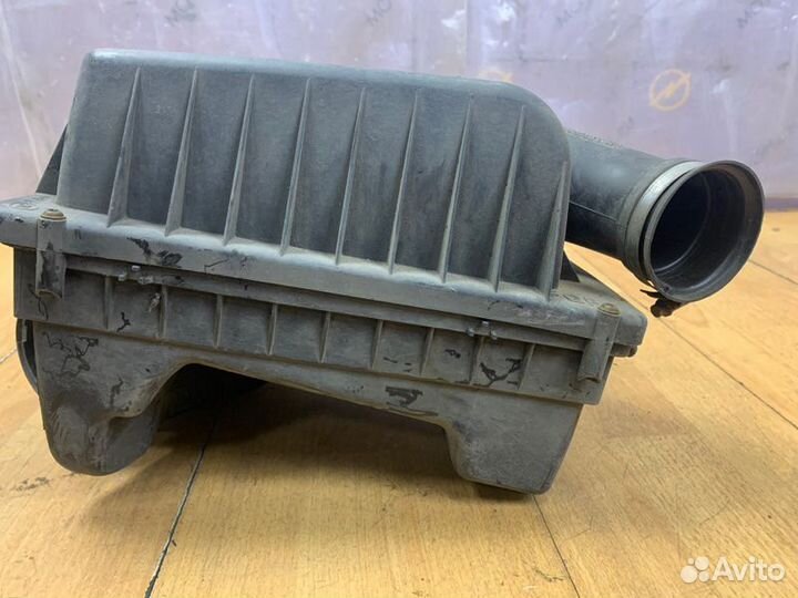 Корпус воздушного фильтра Opel Astra H Z16XER 2006