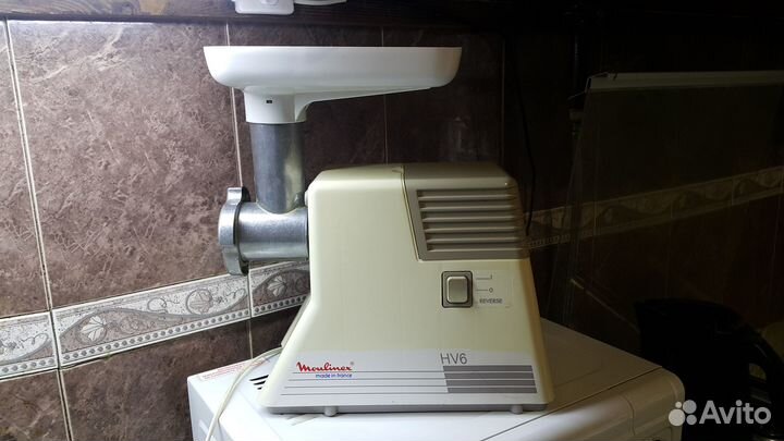 Продам электромясорубку Moulinex HV 6