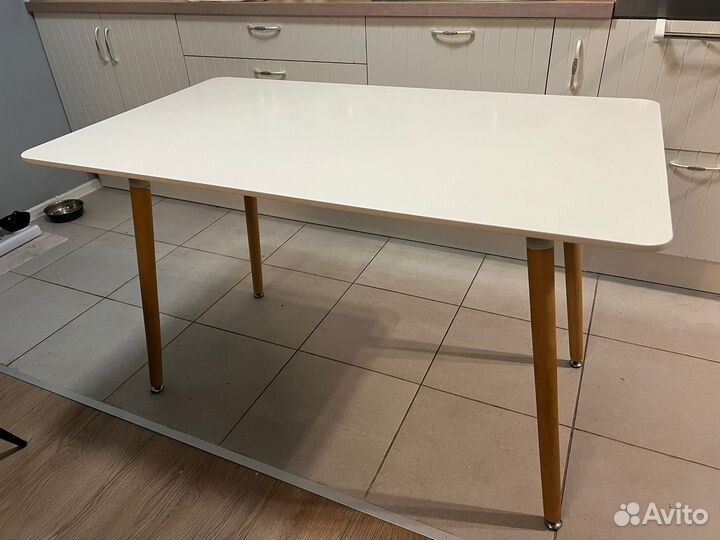 Кухонный стол