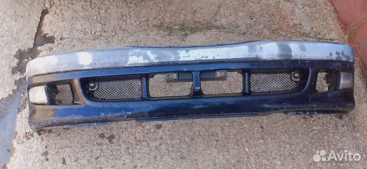 Бампер передний на Авенсис с птф