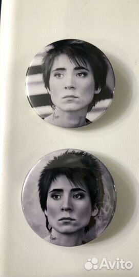 Значки певицы Земфира