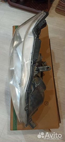 Фара правая toyota corolla 150