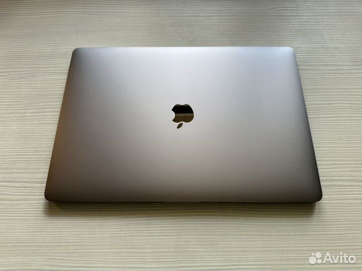 Macbook pro 15 2017 i7 16gb 512gb / A1707