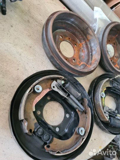 Барабан тормозной задний Nissan Latio 2012