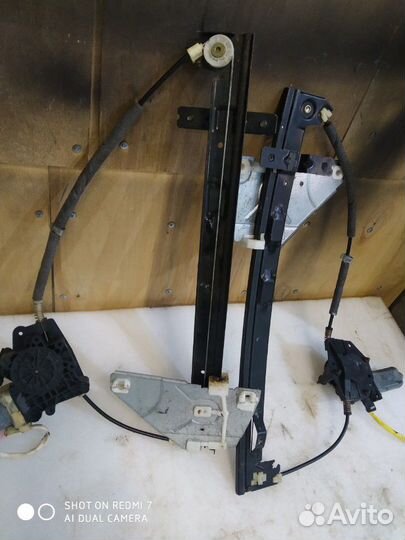 Стеклоподъемник задний Jeep Grand Cherokee wj