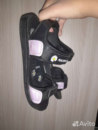Босоножки для девочки новые