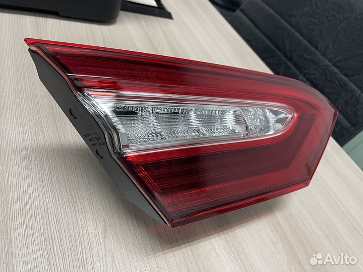 Фонарь левый на багажник LED Toyota Camry 70