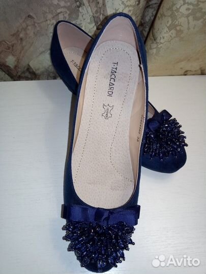 Туфли T.taccardi новые с украшением. 38р
