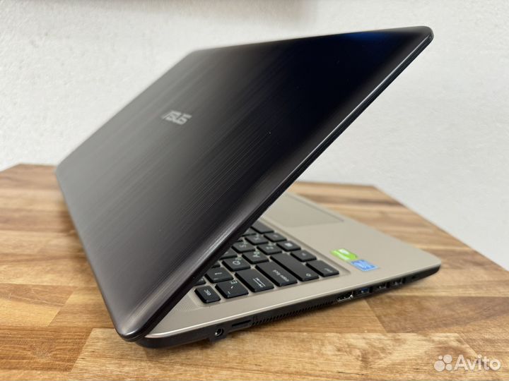 Игровой Asus 4 ядра N5000 GeForce MX110 EVO SSD256