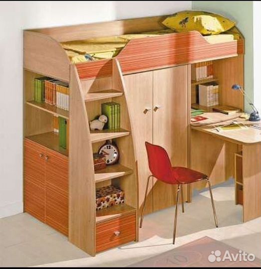 Детская кровать чердак со столом и шкафом