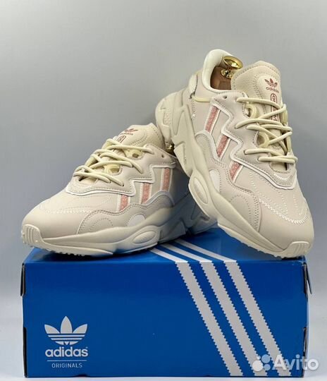 Кроссовки adidas ozweego