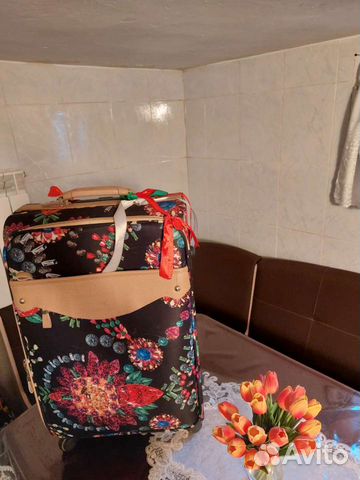 Чемодан на колесах