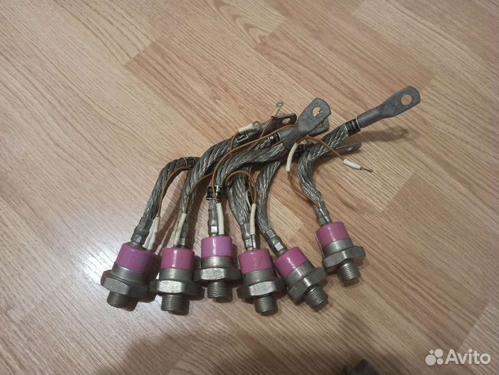 Тиристор силовой