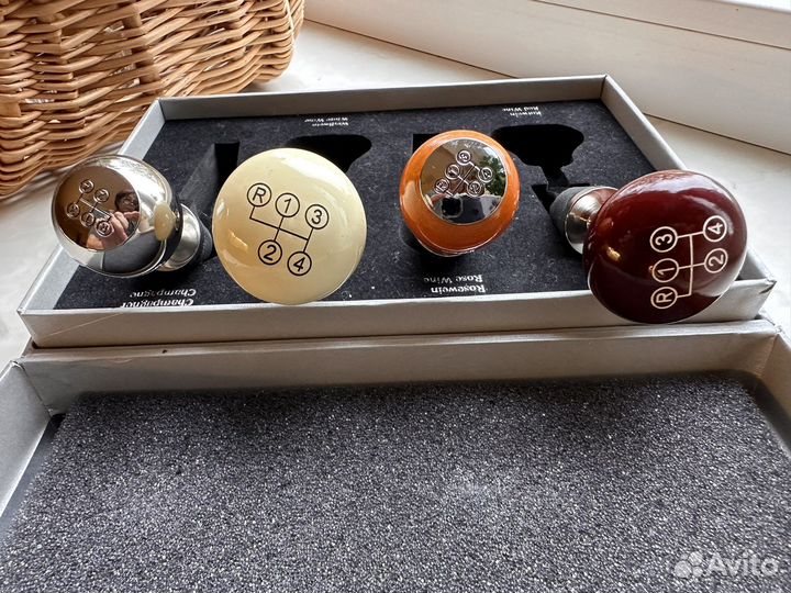 Набор винтажных стопперов для вина Mercedes