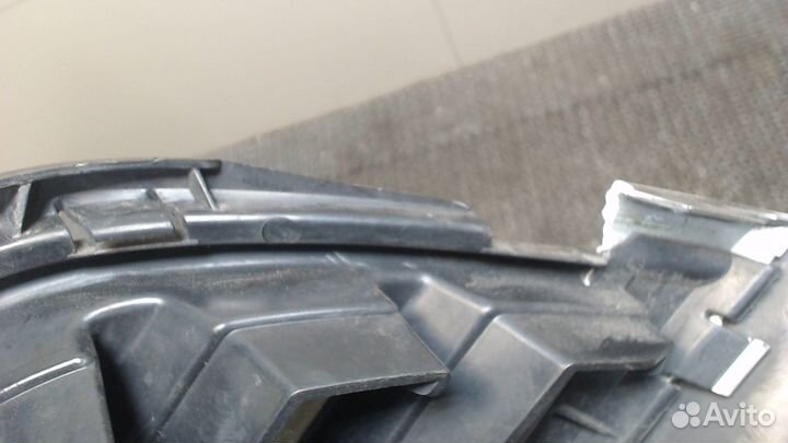 Решетка радиатора Volkswagen Touareg, 2005