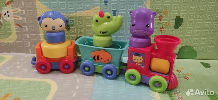Паровозик fischer-price в идеальном состоянии