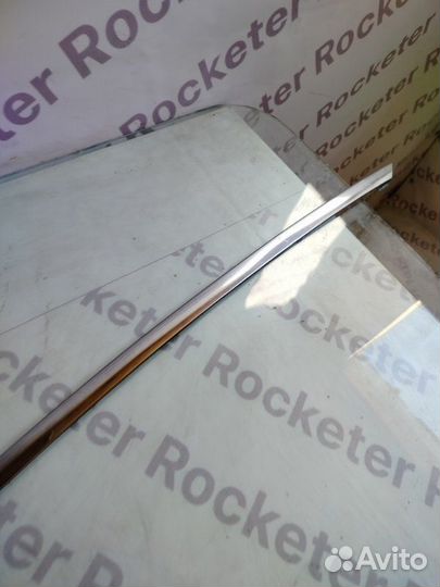 Молдинг двери передний правый Nissan Fuga 2006