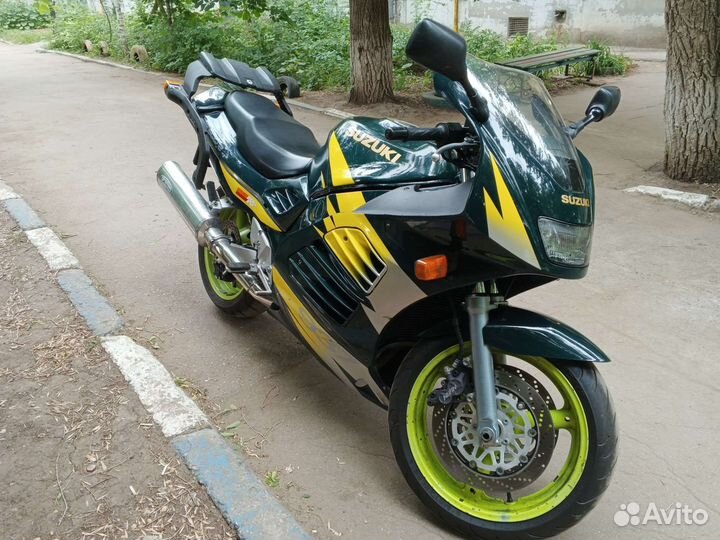 Suzuki rf 900
