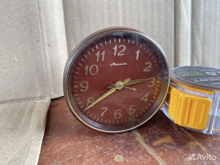 Часы молния настольные СССР не рабочие