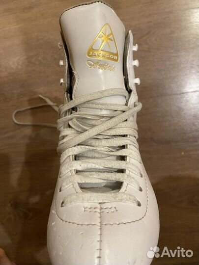 Коньки проффесионалтеые “Jackson” Atrist