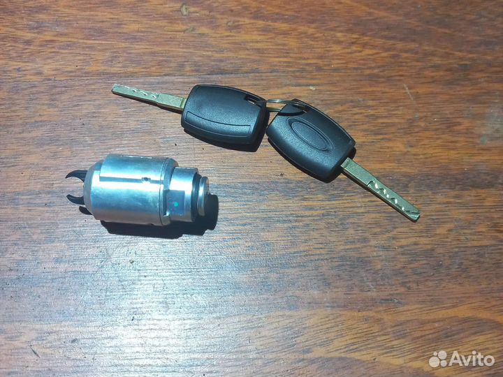 Личинка замка капота ford focus 2