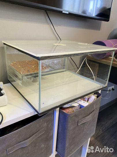 Аквариум с мостиком