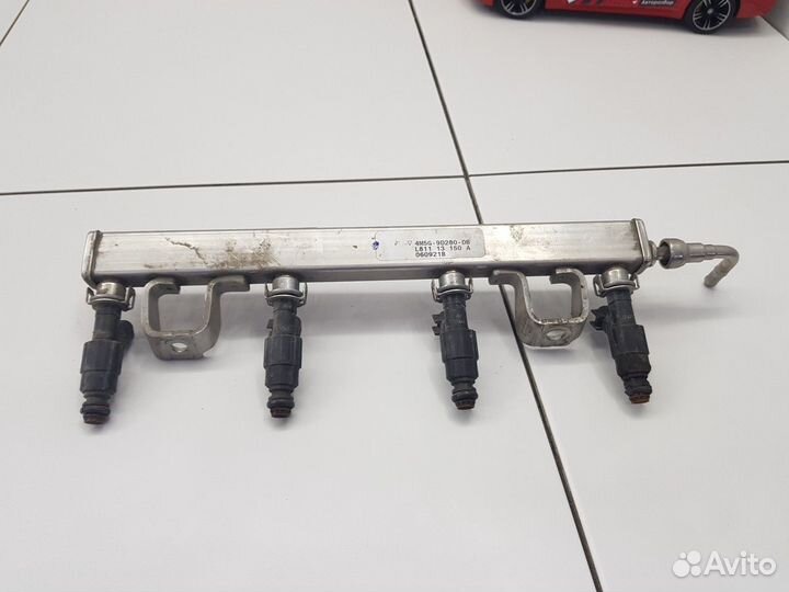 Рейка топливная (рампа) (Ford Focus)