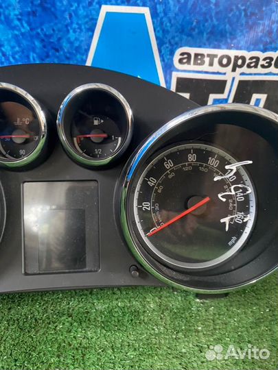 Панель приборов Opel Astra J A14XER 2011