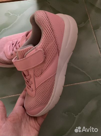 Кроссовки для девочки