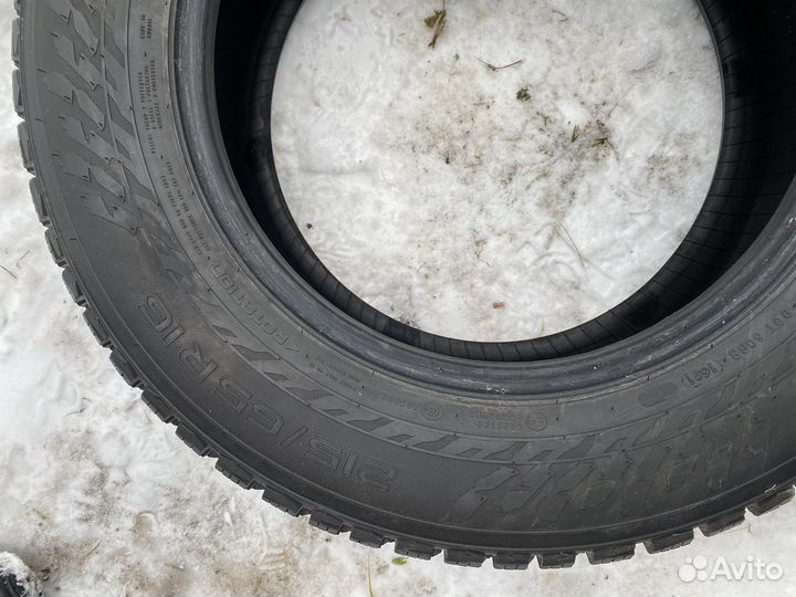 Nokian Tyres Hakkapeliitta 9 SUV 215/65 R16