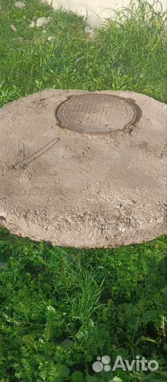 Люк с бетонной крышкой