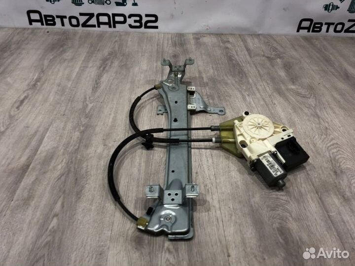 Стеклоподъемник задний правый Renault Megane 3