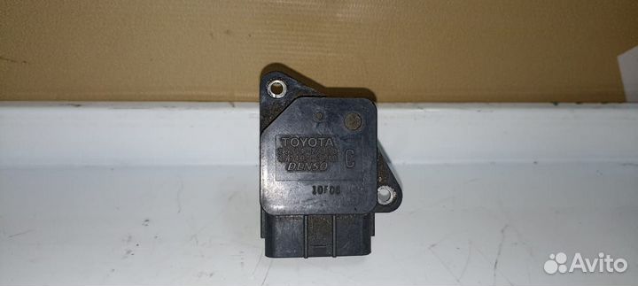 Датчик массового расхода воздуха Toyota Lexus