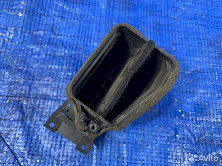 Регулятор направления воздушного потока правый