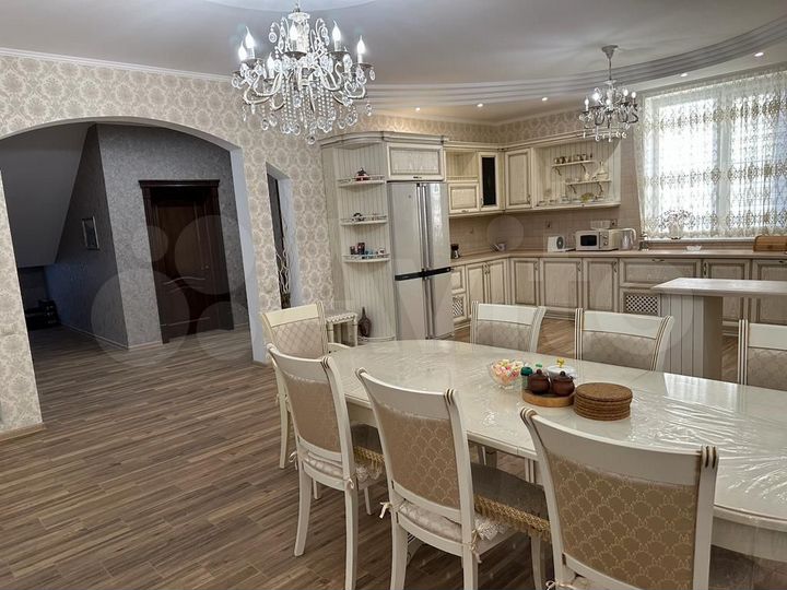 Дом 280 м² на участке 6 сот.